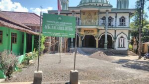 Plang Sekolah MTs Falahul Huda Plantungan